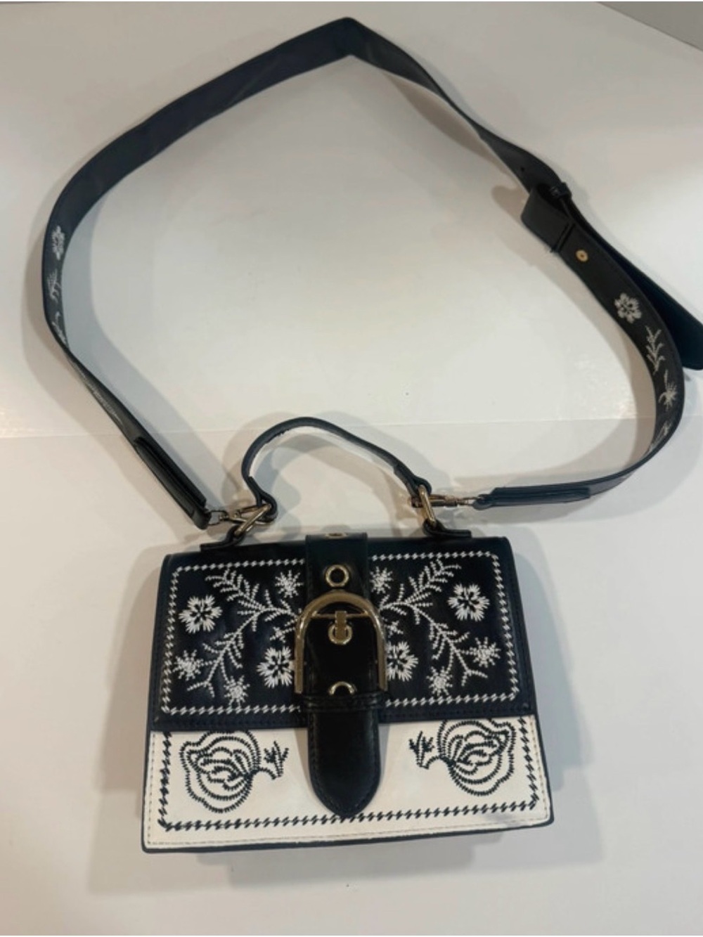 Boutique Black White Embroidered Floral Crossbody Purse Boho Western Satchel - Picture 2 of 10